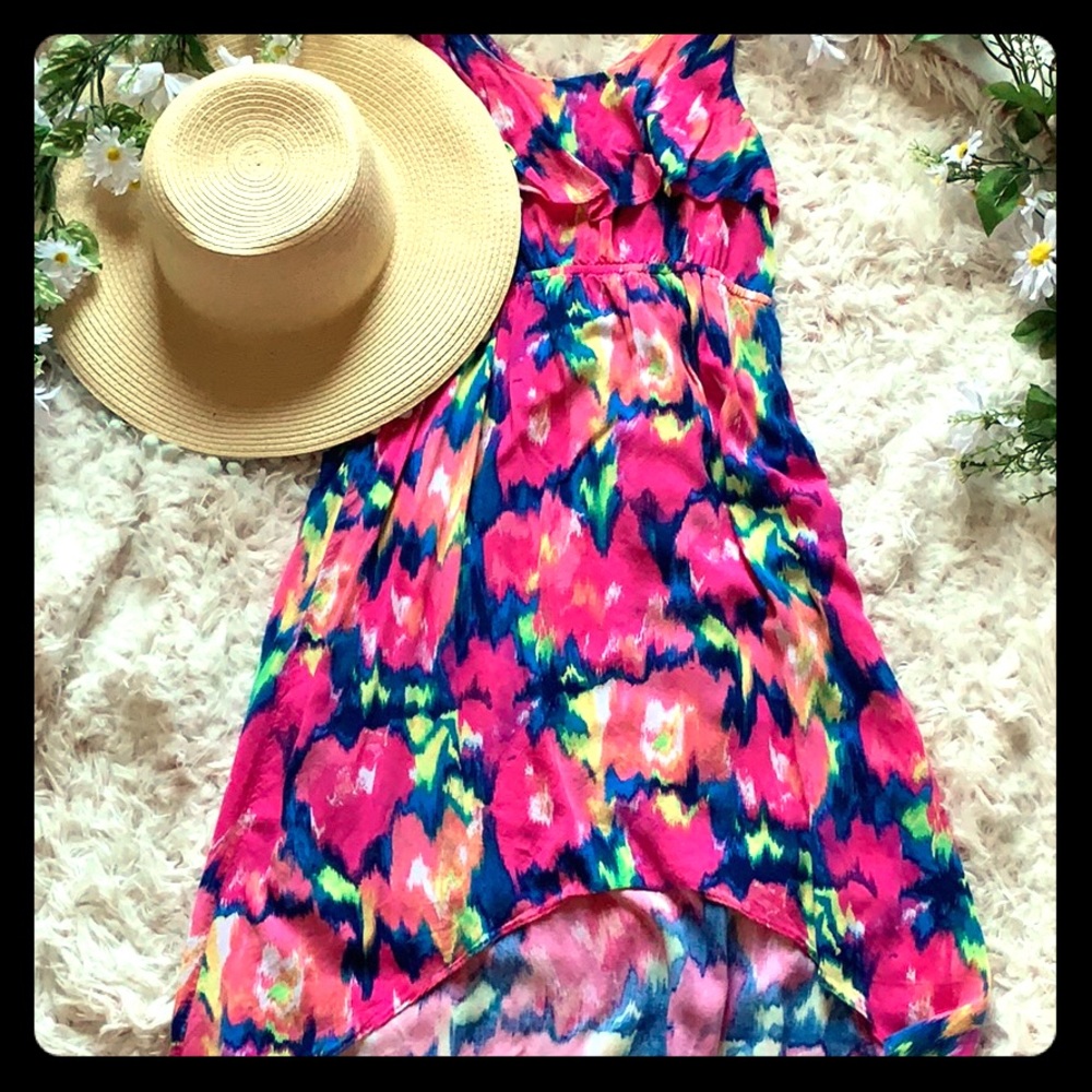 Flowing kids dress very summery ☀️